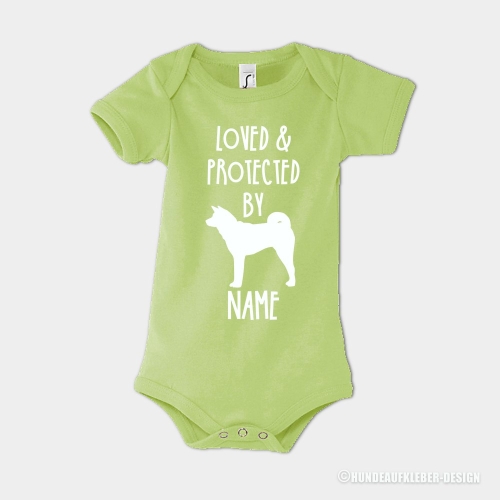 Akita Inu Strampler mit Hund und Name Green